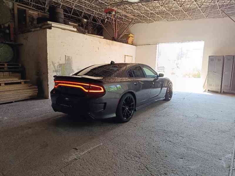 Dodge Charger 6,4   SRT Daytona edition Hellcat lo - foto 7