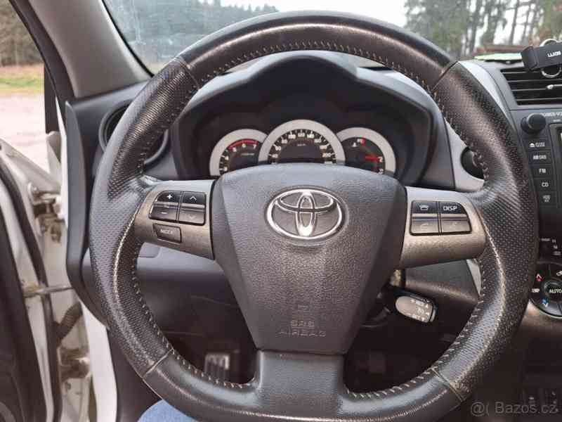 Toyota RAV4 4 - foto 6