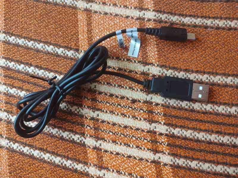 USB nabíjecí a datový kabel