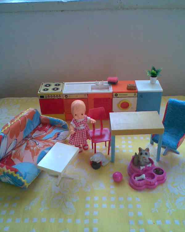 Retro kočárek s panenkami a postýlky - foto 7
