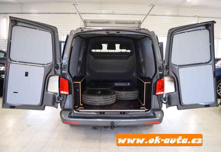 Volkswagen Transporter 2.0 TDI COMFORT DSG LONG 5 MÍST 2022  - foto 11
