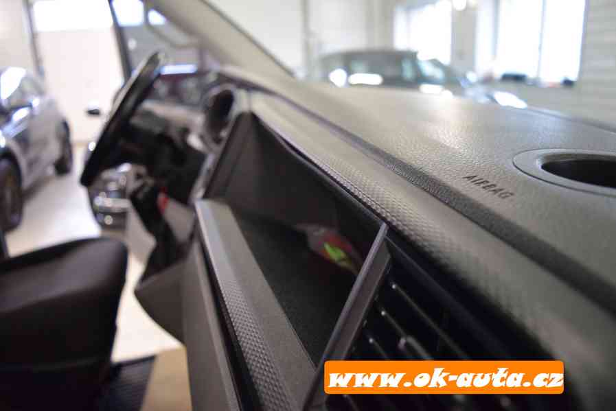 Volkswagen Transporter 2.0 TDI COMFORT DSG LONG 5 MÍST 2022  - foto 15