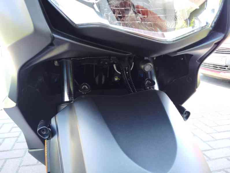 Honda Forza 300 (NF08) 2019-TOP stav,Tuning,včetně doplňků - foto 15