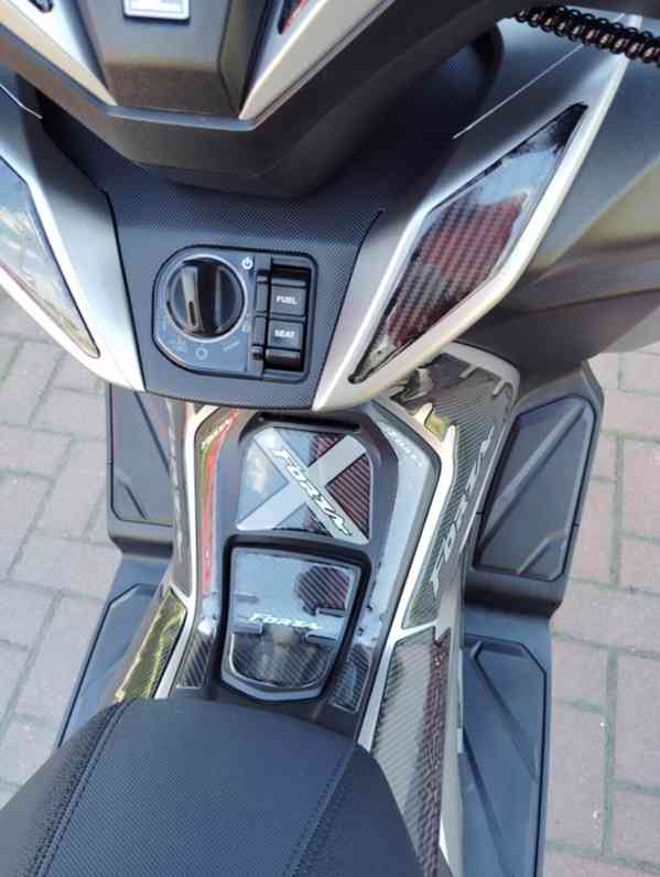 Honda Forza 300 (NF08) 2019-TOP stav,Tuning,včetně doplňků - foto 12