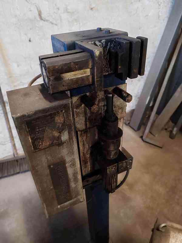 Použitý svařovací robot Motoman XRC, r. v. 2002 - foto 6