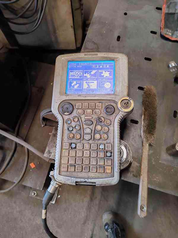 Použitý svařovací robot Motoman XRC, r. v. 2002 - foto 4