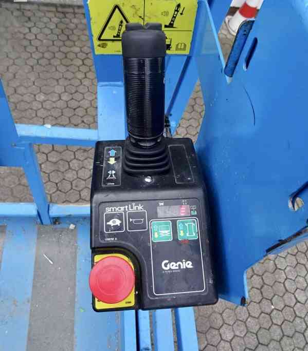 Pracovní nůžková aku plošina Genie GS 3246 nový model - foto 5