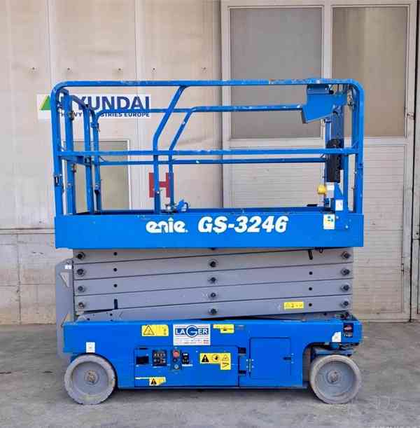 Pracovní nůžková aku plošina Genie GS 3246 nový model - foto 2