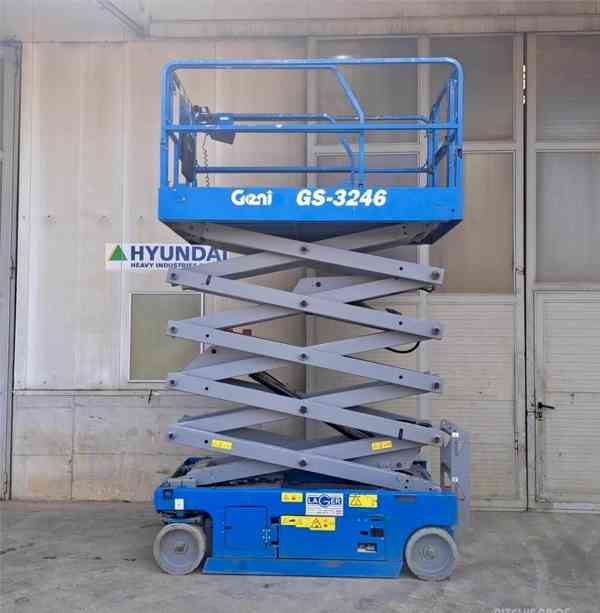 Pracovní nůžková aku plošina Genie GS 3246 nový model - foto 3