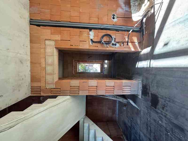 Prodej rozestavěného rodinného domu v klidné části Frymburku - foto 13