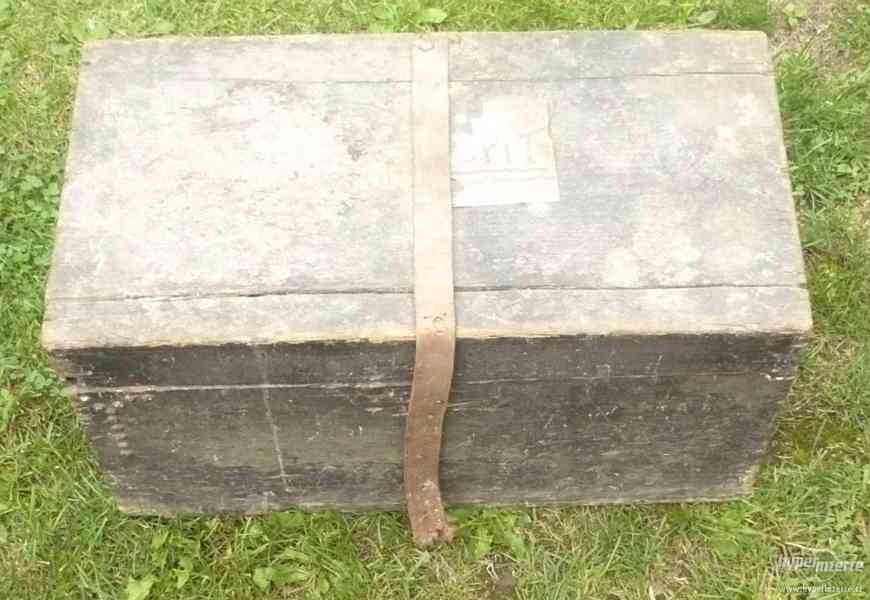 Stará dřevěná truhla 56cm - foto 2
