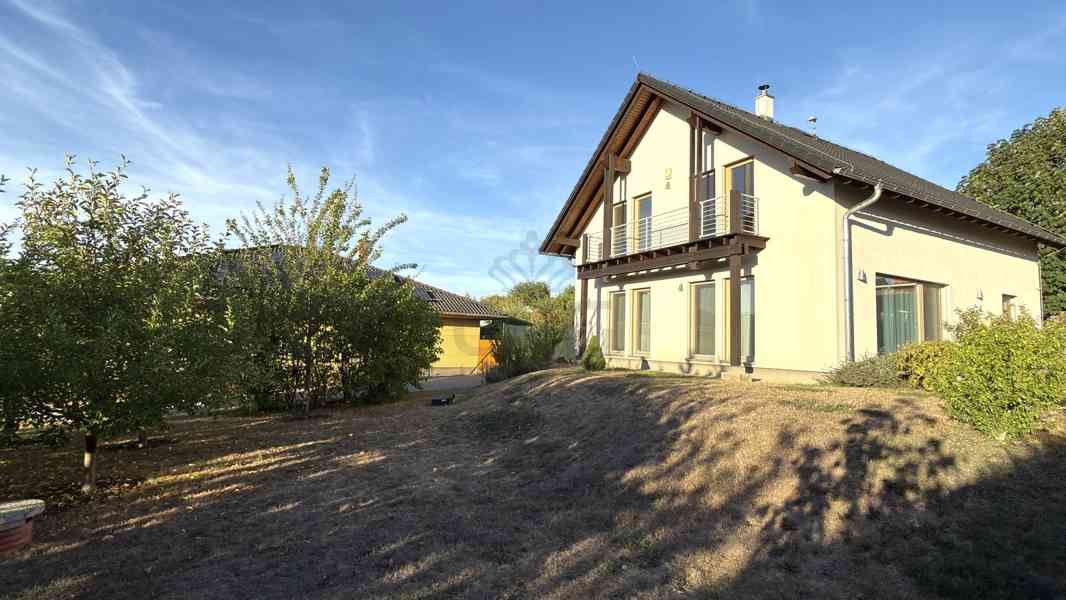 VÝJÍMEČNÉ RODINNÉ BYDLENÍ V ČEBÍNĚ“ - foto 17