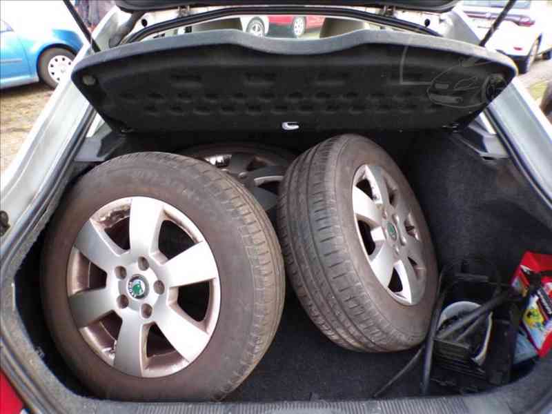 Škoda Octavia 2,0 TDI - foto 9