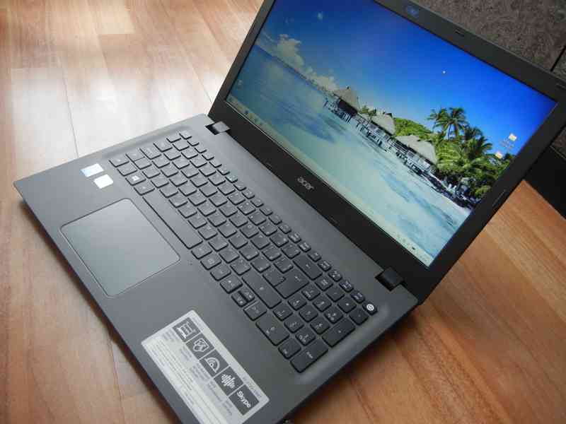 Aspire E15 , Intel Core i3-5005U,GeForce 940M 2GB - foto 2