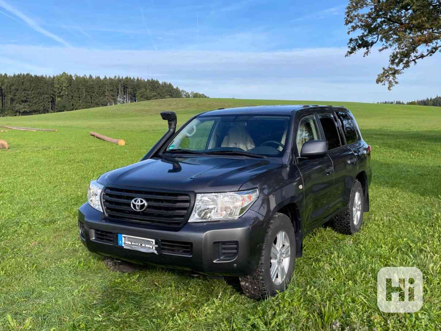 Toyota Land Cruiser GRJ 200 4,0i V6 benzín/LPG 178kw - foto 1