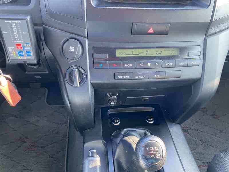 Toyota Land Cruiser GRJ 200 4,0i V6 benzín/LPG 178kw - foto 2