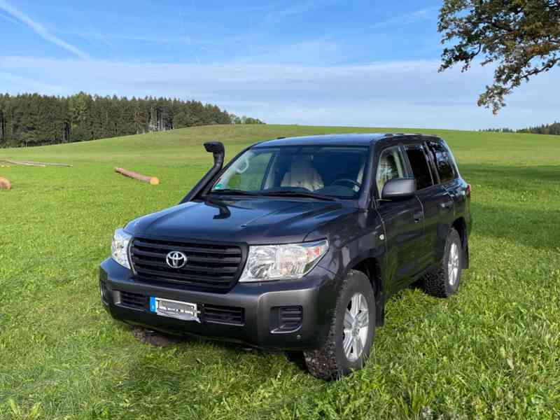 Toyota Land Cruiser GRJ 200 4,0i V6 benzín/LPG 178kw - foto 1