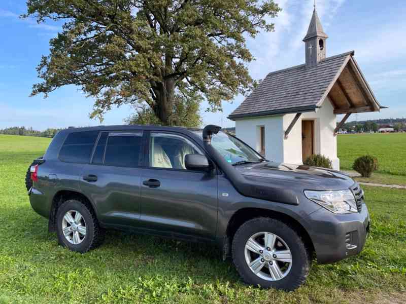 Toyota Land Cruiser GRJ 200 4,0i V6 benzín/LPG 178kw - foto 14