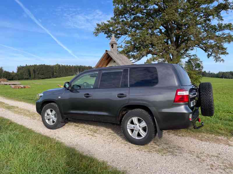 Toyota Land Cruiser GRJ 200 4,0i V6 benzín/LPG 178kw - foto 11