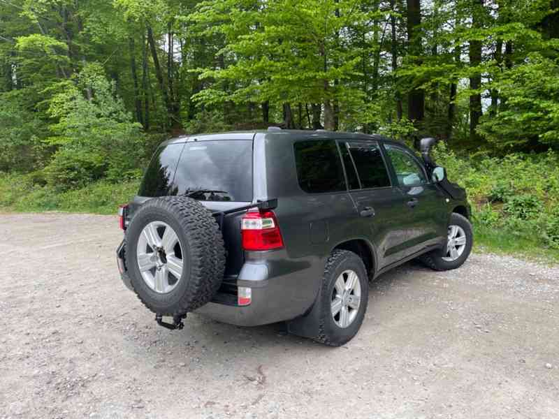 Toyota Land Cruiser GRJ 200 4,0i V6 benzín/LPG 178kw - foto 12