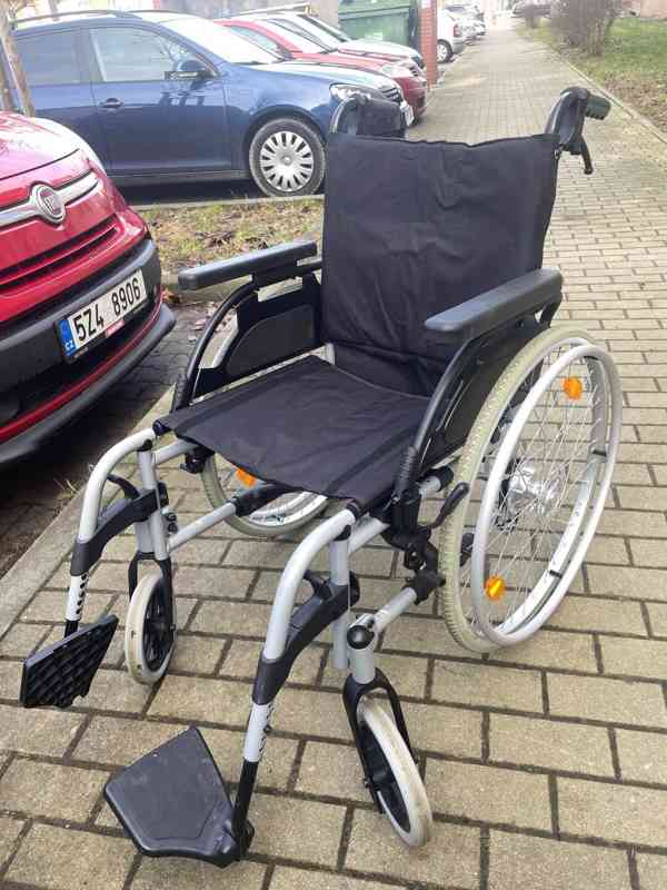 invalidní vozík - foto 1