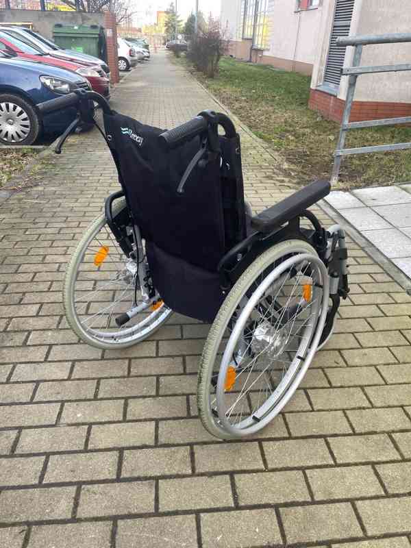 invalidní vozík - foto 2