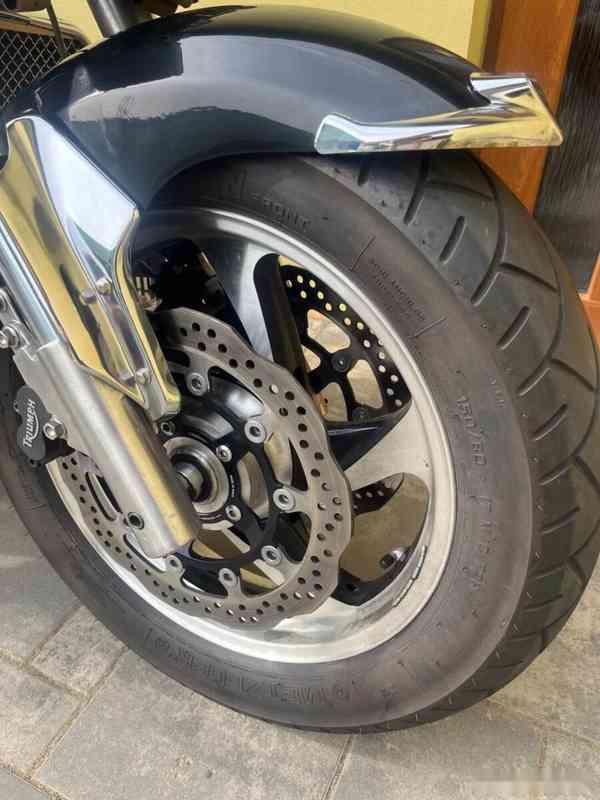 Triumph Rocket III - foto 4