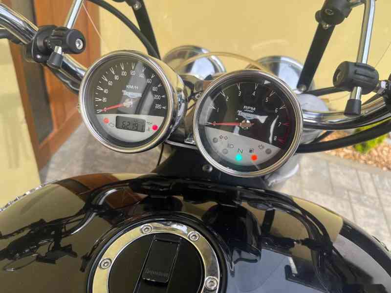 Triumph Rocket III - foto 10