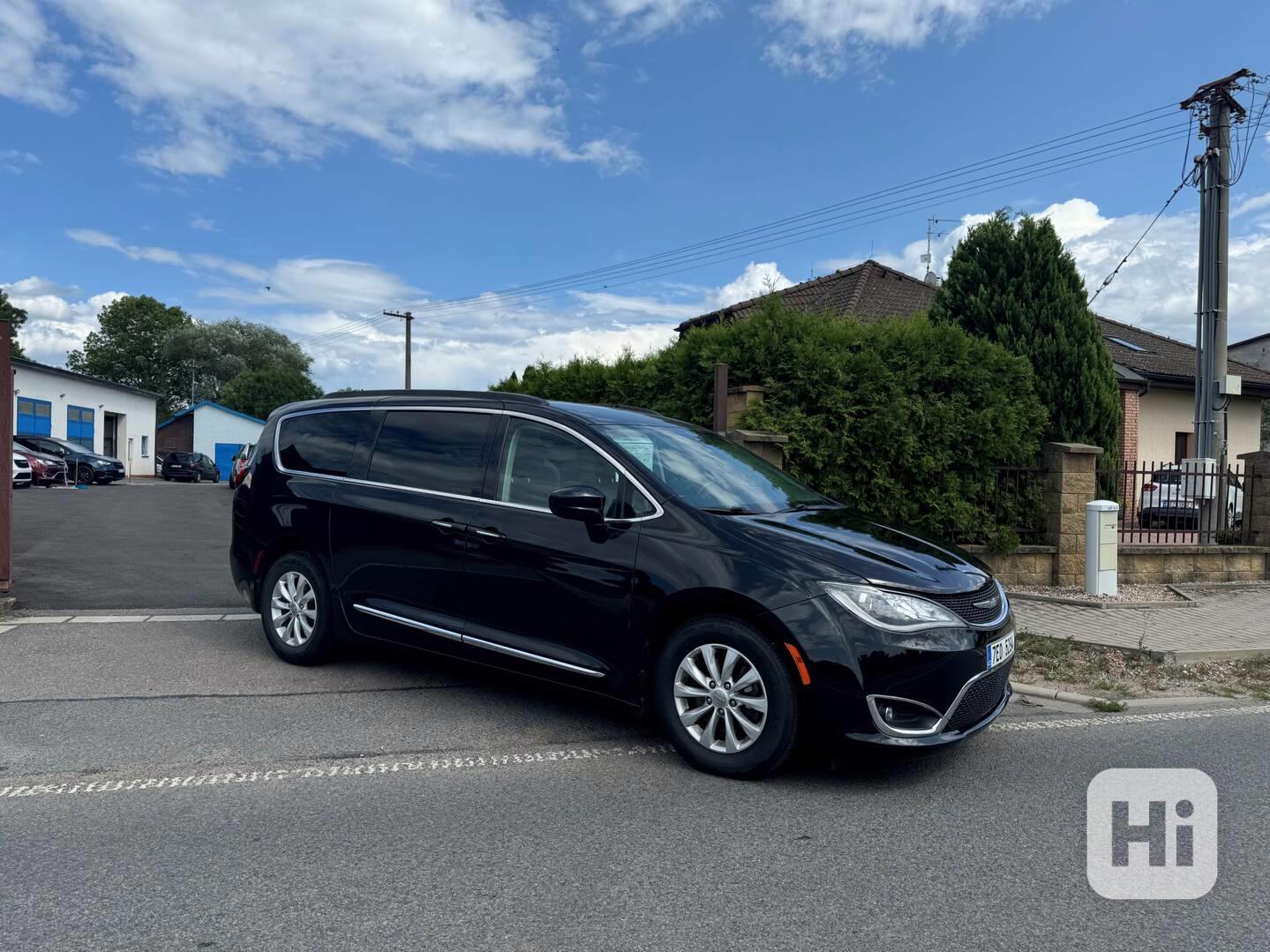 Chrysler Pacifica 3,6 L V6 Tour L 2017  - foto 1