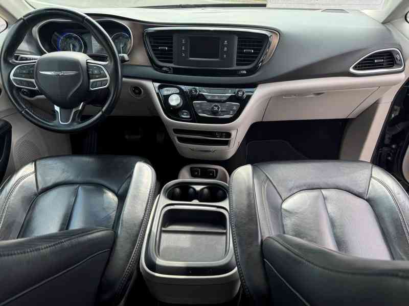 Chrysler Pacifica 3,6 L V6 Tour L 2017  - foto 10