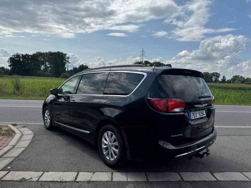 Chrysler Pacifica 3,6 L V6 Tour L 2017  - foto 2