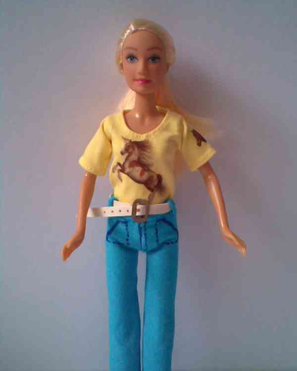 Nová panenka s časopisem Barbie - foto 2