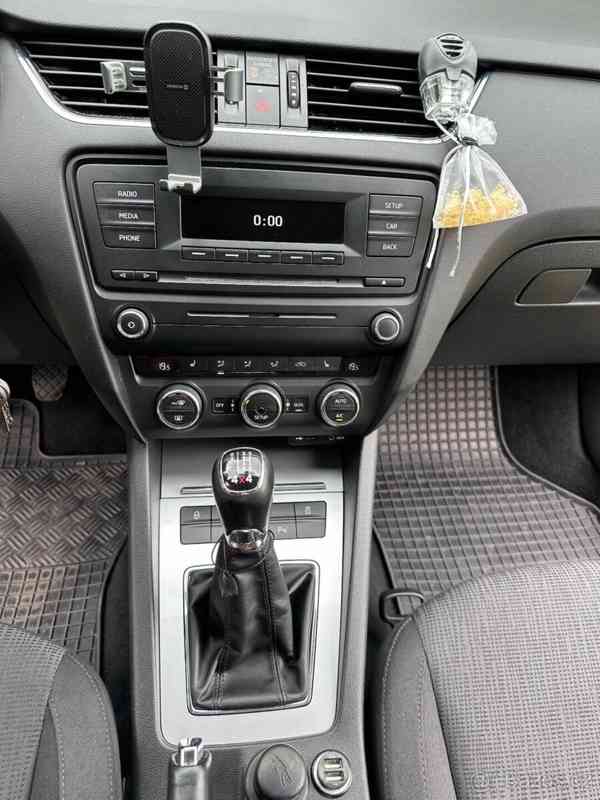 Škoda Octavia 1,6   TDI 77kW 4x4 - foto 3
