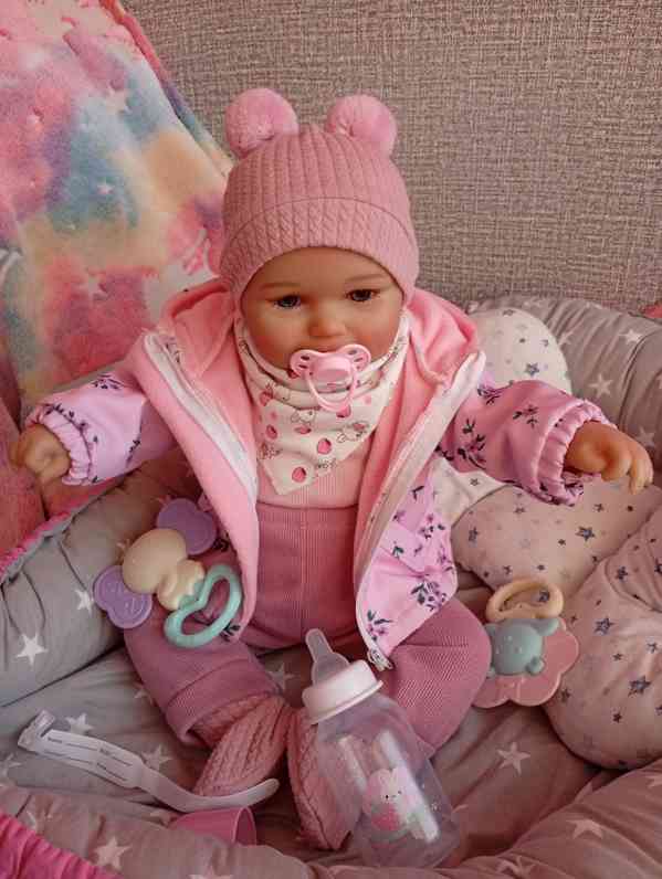 Realistická Reborn panenka usměvavá holčička Maddie  - foto 5