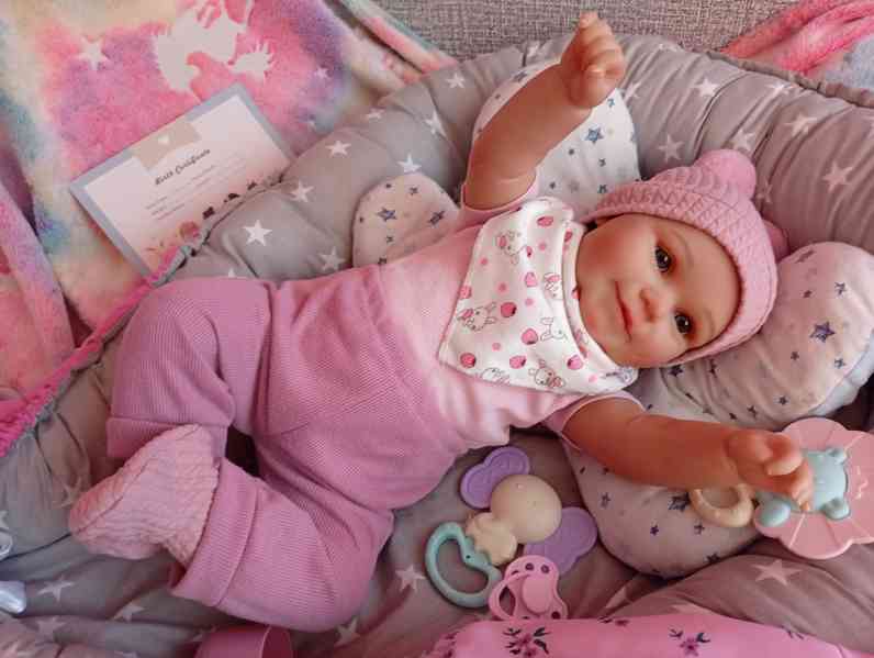 Realistická Reborn panenka usměvavá holčička Maddie  - foto 6