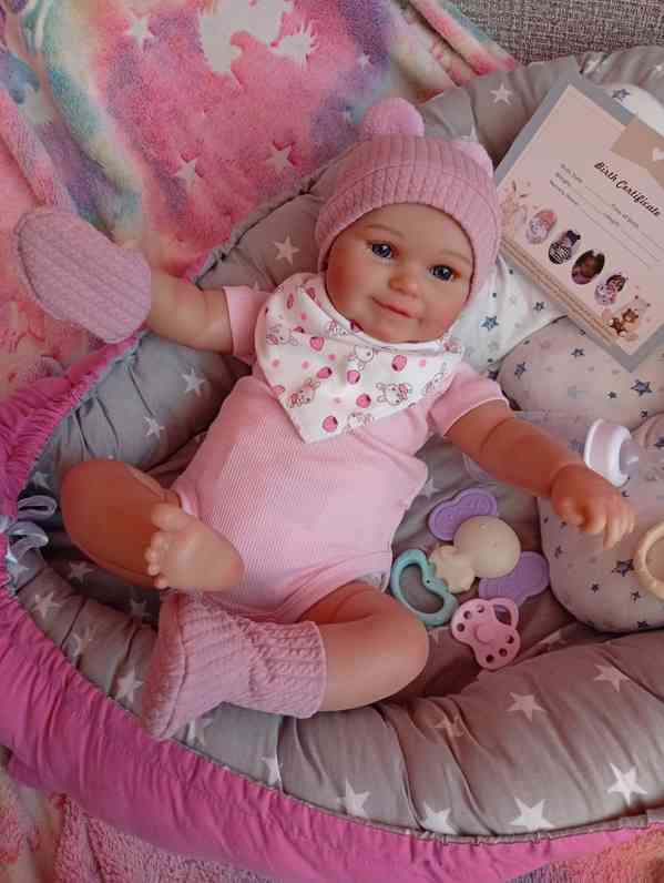 Realistická Reborn panenka usměvavá holčička Maddie  - foto 7