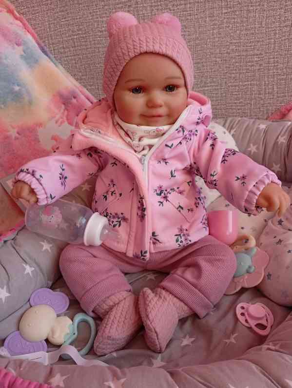Realistická Reborn panenka usměvavá holčička Maddie  - foto 3