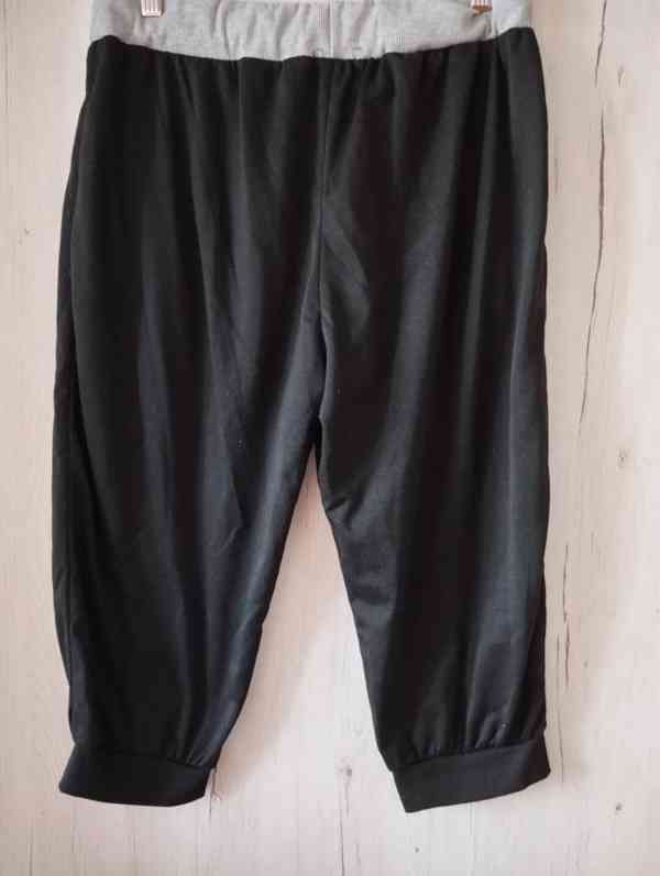 Čtyři trika vel. L,  XL tepláky a body jen za 43 Kč/ks - foto 5