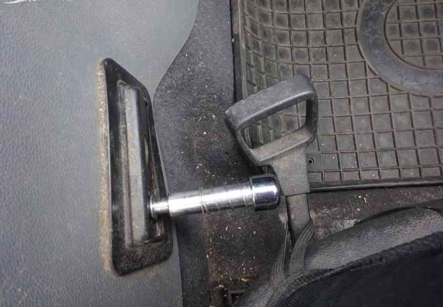 Škoda Fabia 1.4i r.v.2000 (50 kw) 2.Maj.eko 3000 kč - foto 12