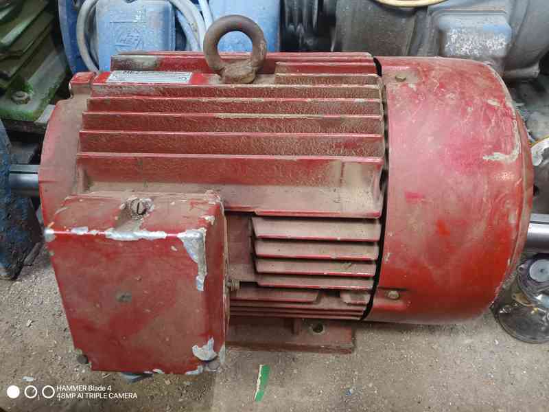 Elektromotor Mez Mohelnice, patkový  - foto 7