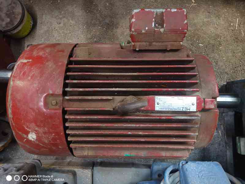 Elektromotor Mez Mohelnice, patkový  - foto 5