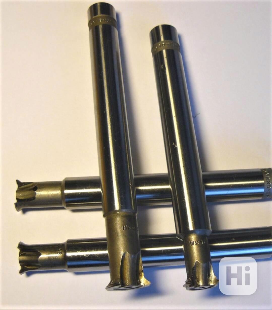 Nůž kotoučový na VNITŘNÍ ZÁVIT  s DRŽÁKEM (NOVÉ) ČR - foto 1