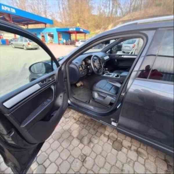 Volkswagen Touareg 3,0 - foto 13
