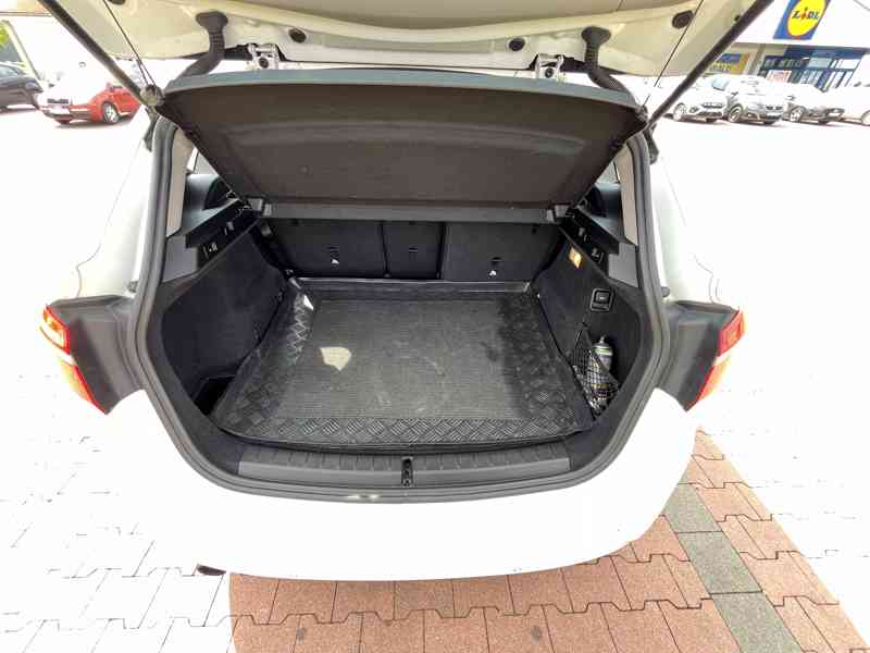 BMW 218i Active Tourer 1.499cm3 benzín - foto 13