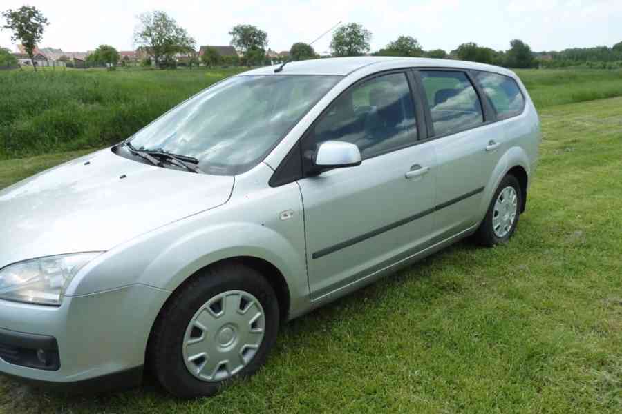 Ford Focus Combi	 - foto 10