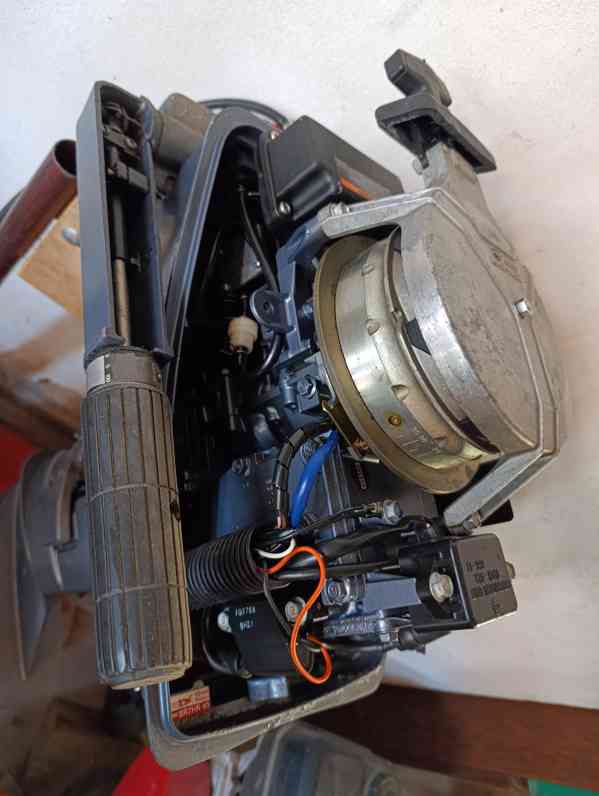 Člun Quicksilver Airdeck 320+ Yamaha 8HP 2T  - foto 6