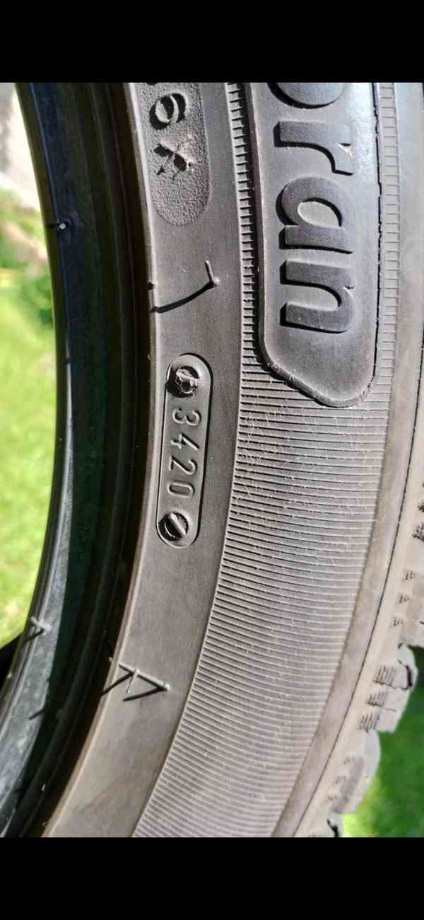 Prodám zimní pneu 245/45/18 100V. - foto 6