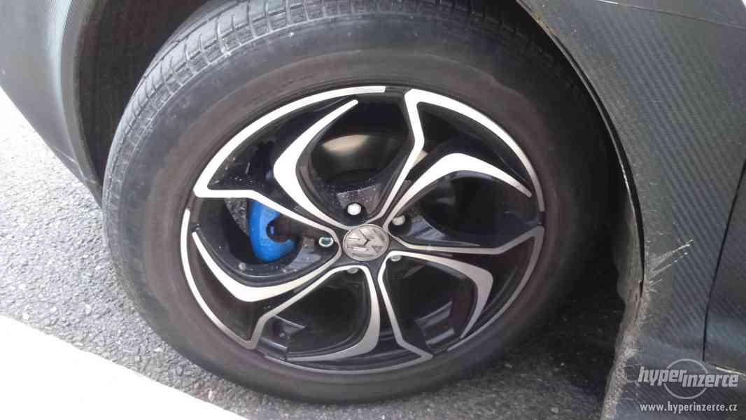 Prodám VW Golf IV 1.6 sr 74 Kw Benzín - foto 12