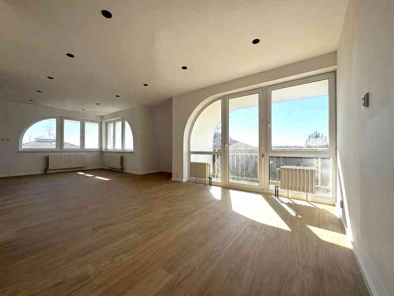 Světlý mezonet 106 m², 3+kk, po rekonstrukci (2026), možnost - foto 2