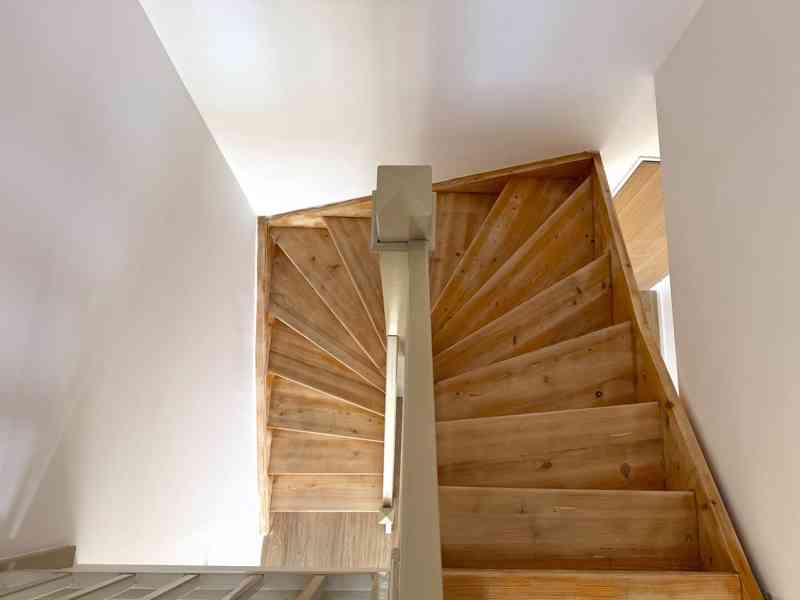 Světlý mezonet 106 m², 3+kk, po rekonstrukci (2026), možnost - foto 6